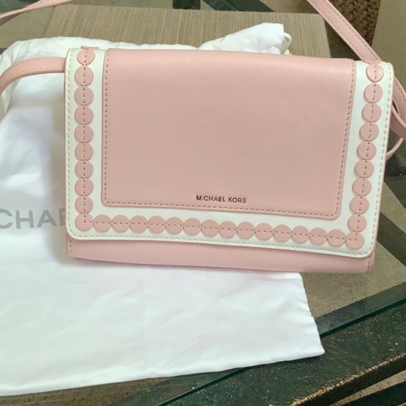 MICHAEL KORS  purse that could be a shoulder or crossbody bag. - Picture 1 of 6